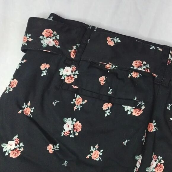 Torrid Black Pink Floral Mid Rise Stretch Sateen Belted Shorts Size 12 - Picture 9 of 15